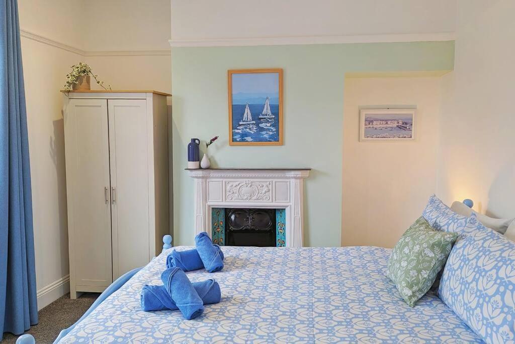 Villa Seaside Escapes - With Relaxing Hot Tub! Scarborough Esterno foto