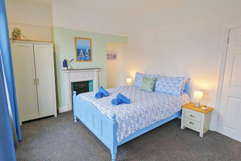 Villa Seaside Escapes - With Relaxing Hot Tub! Scarborough Esterno foto